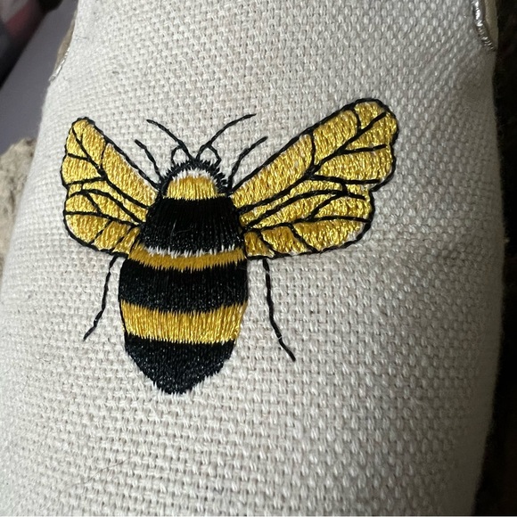 C Wonder Bee Happy Embroidered Loafer Flats Womens Size 9.5 Natural Linen Color - Picture 7 of 9